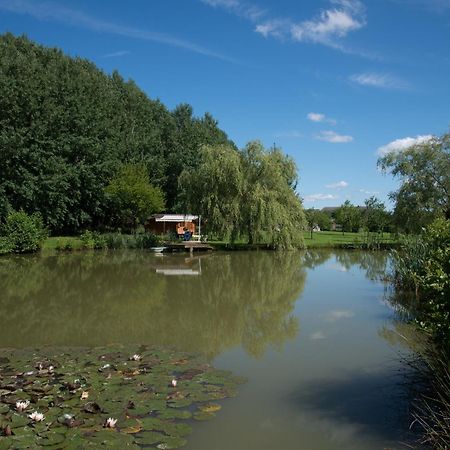 Gite Des Peupliers Girondelle Exterior photo